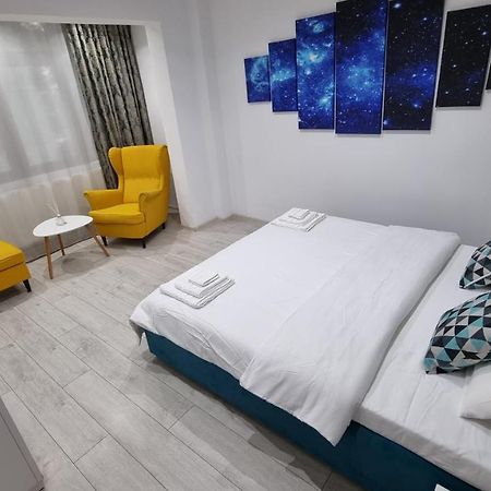 Stone Bridge Apartment Iasi Buitenkant foto
